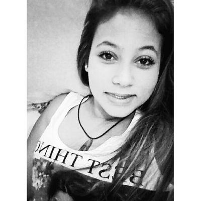 Não é apenas um abraço, é o seu. Não é apenas um sorriso, é o seu. Não é uma simples pessoa, é você...