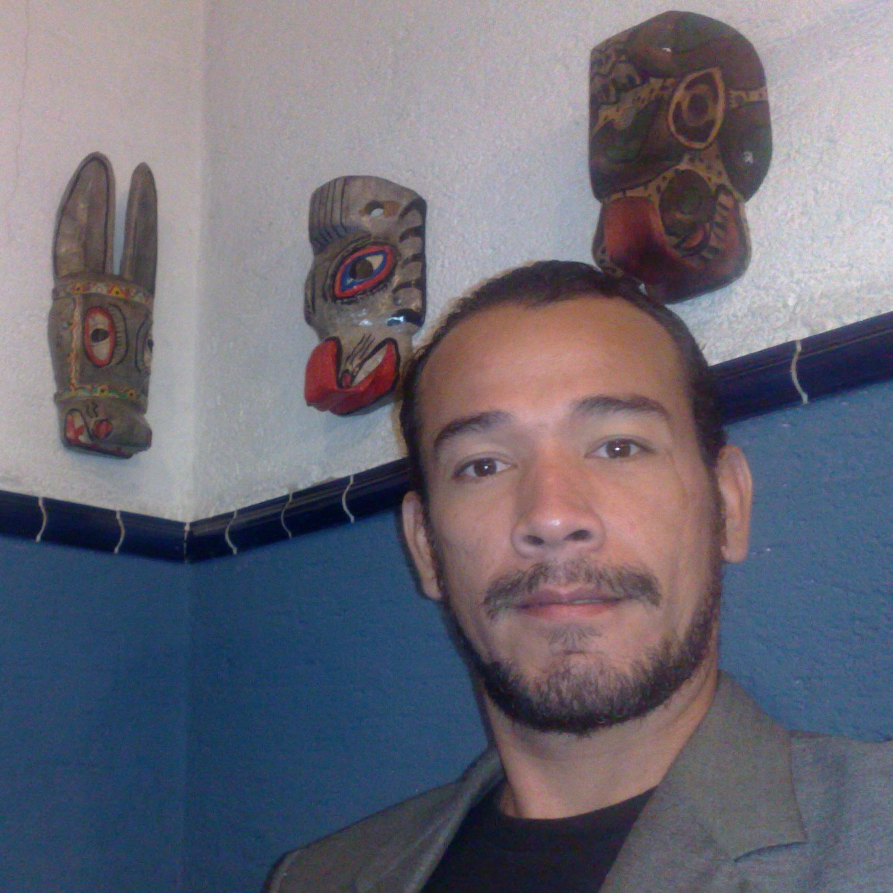 Salohaim's profile picture. Ayudando al comercio en general con el buen uso del diseño publicitario..