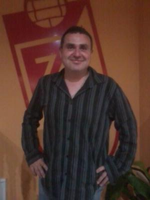 andaluz y gallego,que ama España! el que no la siente así,no se quiere a si mismo.