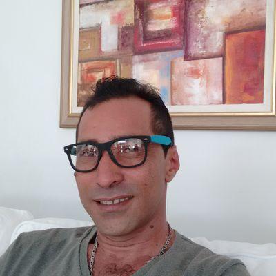 gosto de fazer amizades e mi diverti com meu amigos
