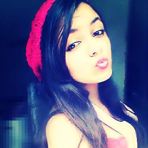 ¥ Tu não sabe a sorte que tem, mil loucos por ela, e ela louca por você. ¥