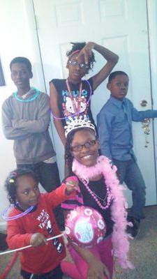 Hi, Eveybody my name is Terryunna I'm 11years old. My hobbies are playing videogames and hanging out family and friends I'm 411 blCaramel colored skin