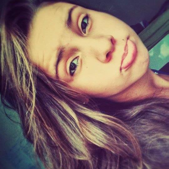 “Um instante é o suficiente pra sua mente tropeçar no coração.”ღღ
