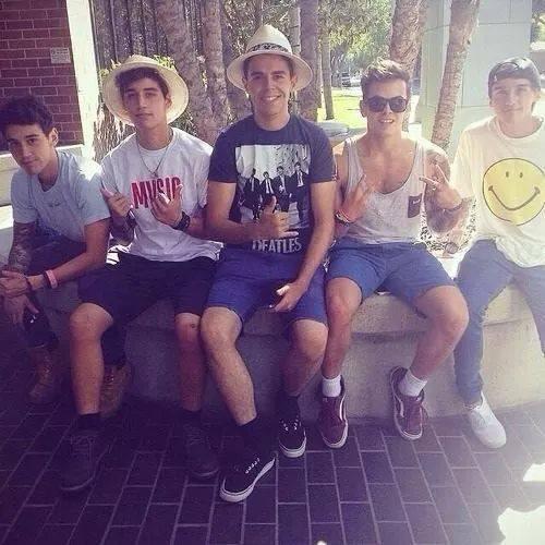 Novleas the janoskians argentina oficial