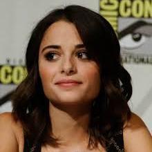 just an account dedicated to loving Steph Leonidas