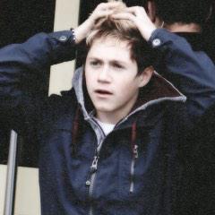 ((don't follow)) pls follow @vaniallachai bc she gave you this free follow :)