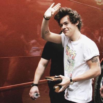 all i want is to wear ysl with harry