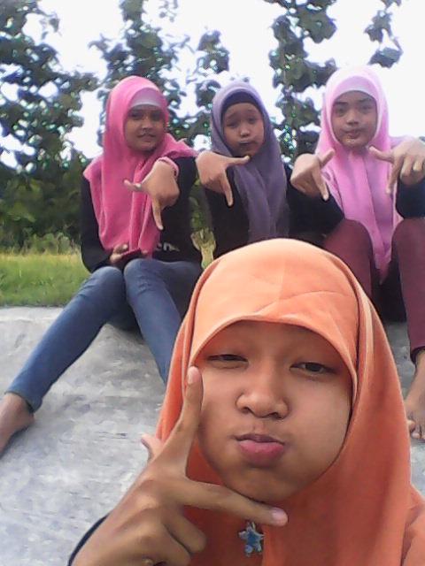 RithaNovitasar2's profile picture. berfikir lah yg positif karena org akan lebih mencintai kita dan cintai org yg mencintai kita