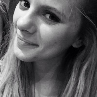 Danish Directioner till the end! My Love was born on the 1st of febuary 1994 in Chesire, England. One Direction : 0/5. May the odds be ever in your favour!