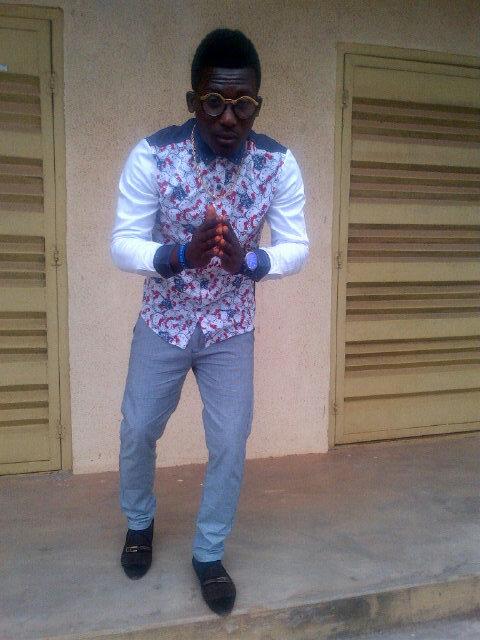 i'm a cool n nice guy who like 2 mingle