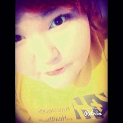 17 single Bi i love having my hair red and purple it brings out my inner beauty when i change my hair color i love music