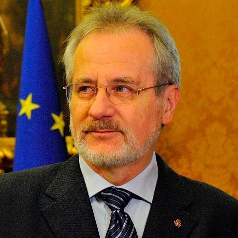 Consulente del lavoro da troppo tempo, in @Assindatcolf da tanto, ed ora anche in @EFFE_EU, mi occupo di lavoro, quello domestico in particolare