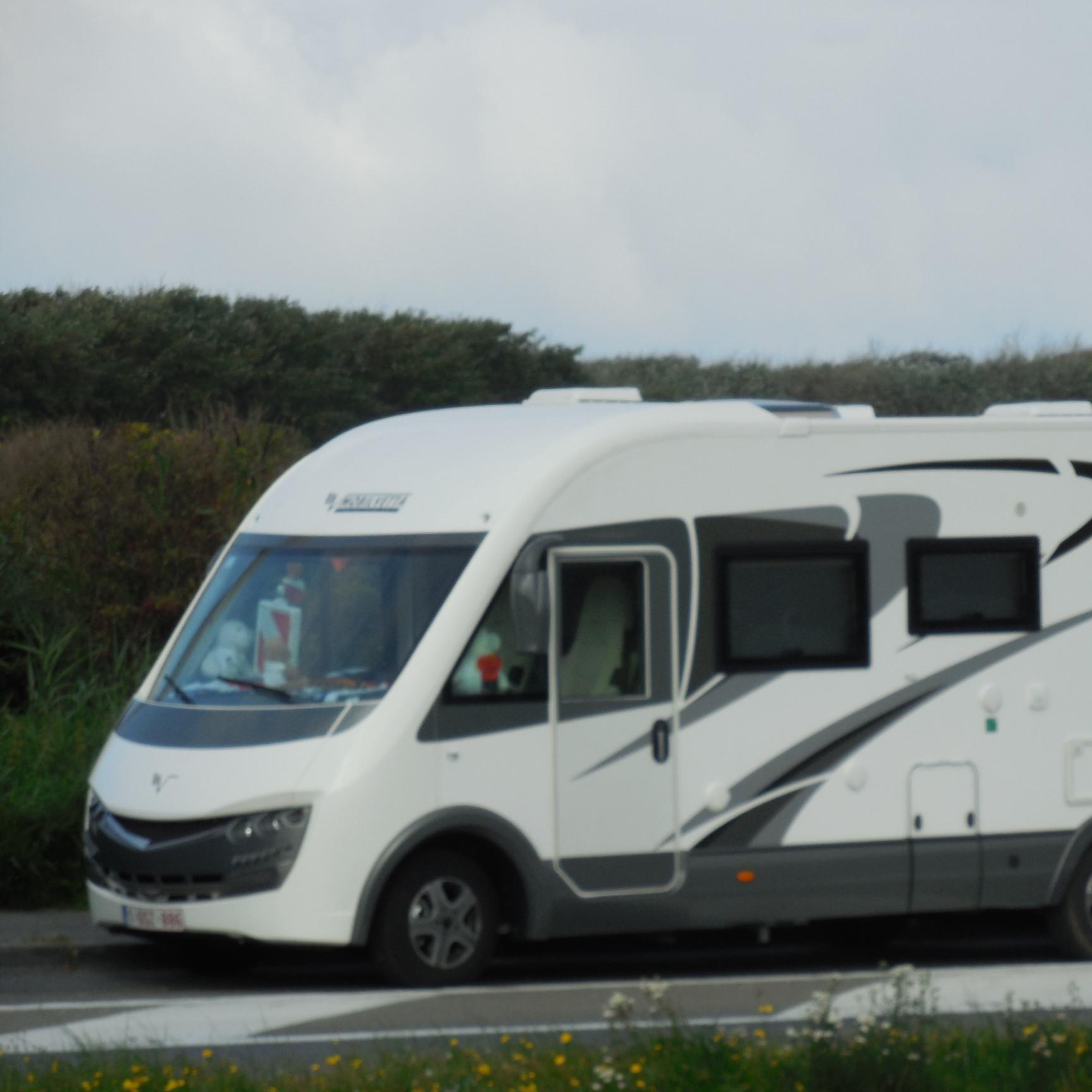 Camperland, de website voor de echte camperliefhebber met parkings, aankooptips, camper merken en types, dealers, wandel- en fietstochten, reisverhalen, ...