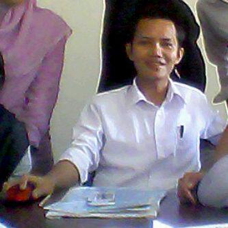 HariNA83's profile picture.  Lihatlah diriku, sebuah kata yang maknanya samar-samar & membingungkan. Kadangkala tak bermakna, kadangkala bermakna banyak hal  