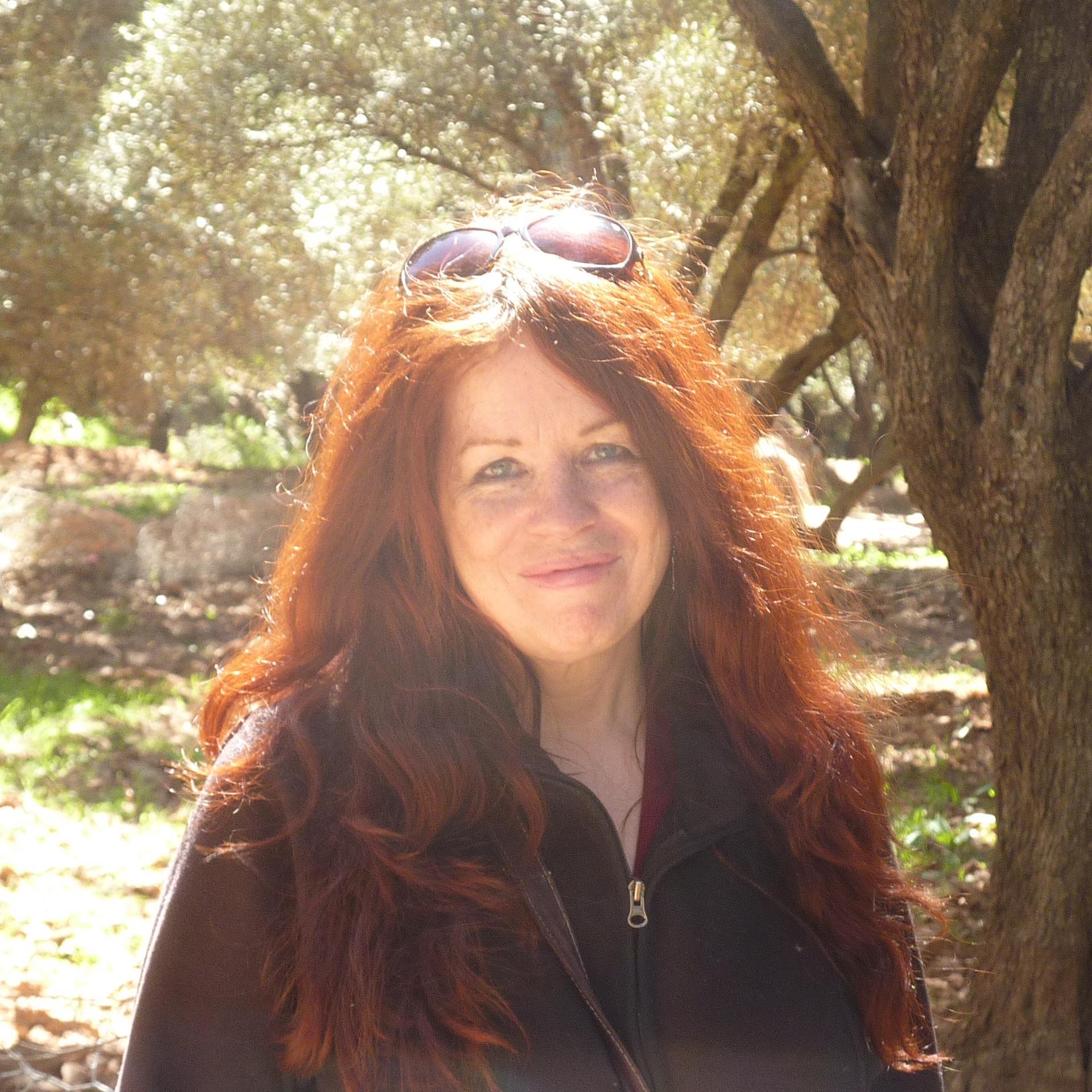 Living an adventure as a traveling artist, author, life coach and digital nomad.
