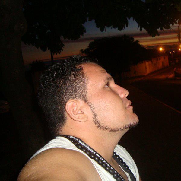 O mais fantastico da vida e quando se estar com uma pessoa que faz de um pequeno instante um grande e maravilhoso momento ♥