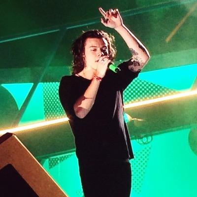 PLEASE PLEASE PLEASE FOLLOW @HstylesHstyles