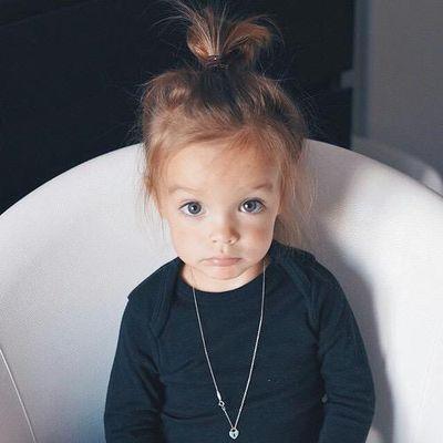 mamma jessie, papino, zia tess zio tay,zia lilì e aspen. vi voglio bene