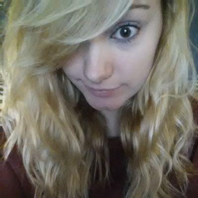 PeedieSJ's profile picture. I'm Sarah-Jane, I'm 19 years old and I'm studying Biomedical Science at Glasgow Caledonian University.
