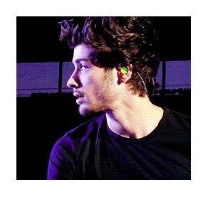 Hi lovely please follow @zaynxdelrey bc this is a free follow from her!