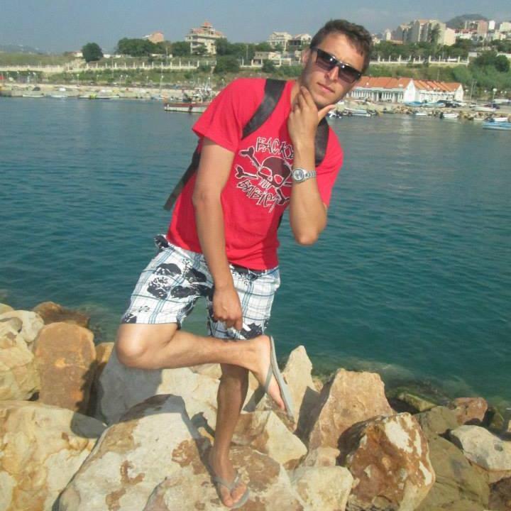 justgo02261994's profile picture. 