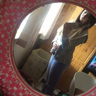 AnayaWilliamson's profile picture. scene✌️music is me drugalso ily