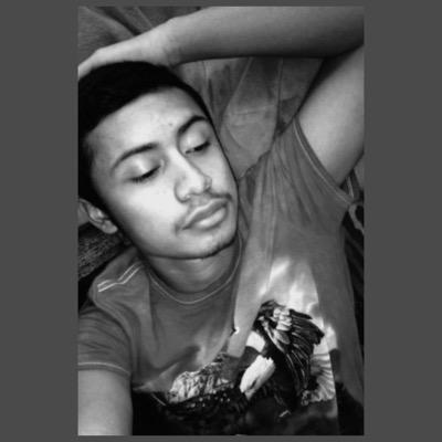 VicenteUziel's profile picture. [insta: real_mexican_blood] [kik: uzitheuzi]