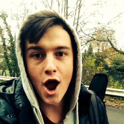 tim_czerni's profile picture. Nebenberuflich Student, Musiker und Teilzeitrealist.