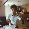 Heyy! Gotta luv that blue _ :d loves luke brooks 3 ^__^ need more followers plz...Janoskians fan:p(followers goal is 1000...