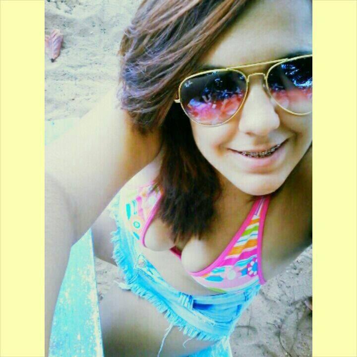 19 anos, Escorpiana, Estudante, Solteira, Católica, Vascaina ,Engraçada, Feliz, Determinada,Família , Amigos s2 
facebook : http://t.co/NFQyeJKFTO