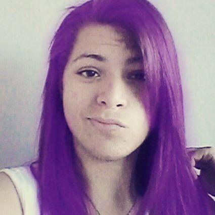 whatts: (82)82056370 18 years........ student........Cantar e minha Vida :3......Ler.......viajar..... tocar......zuar com amigos td isso me fascina :3 hshshshs