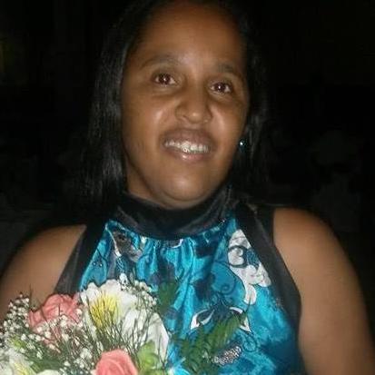 lcda gestión social para desarrollo   local de la misión sucre. persona muy sencilla y soltera .