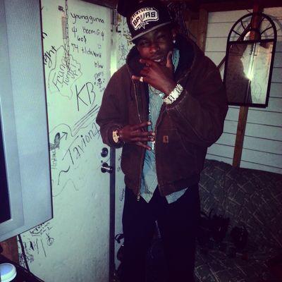 twifey : ?
Nickname : Slim 
height :6'3
Sport : Basketball