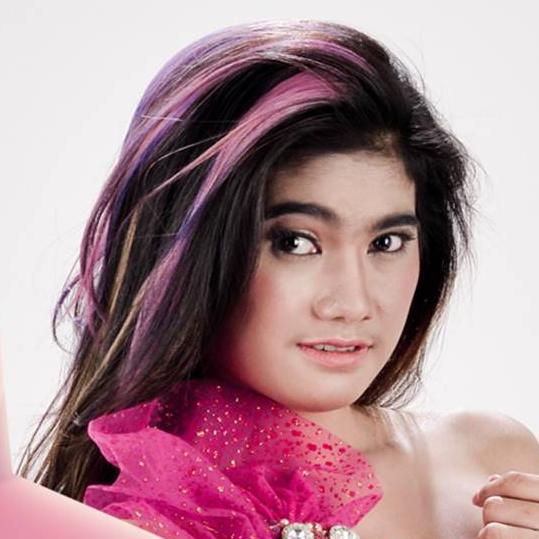 Akun twitter resmi Anita Dangdut Academy 2. #DAcademy2 tayang setiap hari pkl 18.00 WIB @IndosiarID