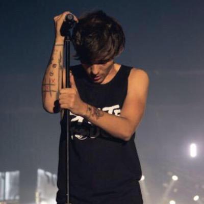 HURRY! LETS GET THIS SHOW ON THE ROAD! i will be posting pictures from the american leg of the tour:) (so currently inactive:))