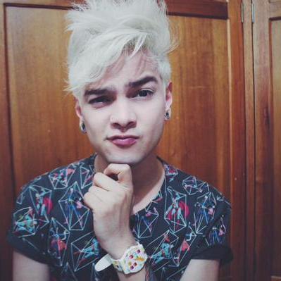 Los heterosexuales deberían acostumbrarse a los homosexuales no los homosexuales a los heterosexuales  @juanjaramilloe TE AMO si eres jaramishano siguenos♡❤✌
