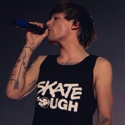 idk tbh i just really love louis tomlinson
