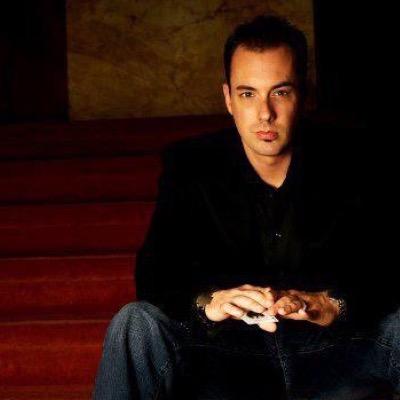 emcmindtweets's profile picture. Everyday mind hacks for better communication, influence, memory and more by mentalist, Michael Paul