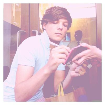 louis loves you and you make him smile. One day he will follow you ~ @nyckidlwt