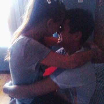 follow me and I'll follow you back :) ♥