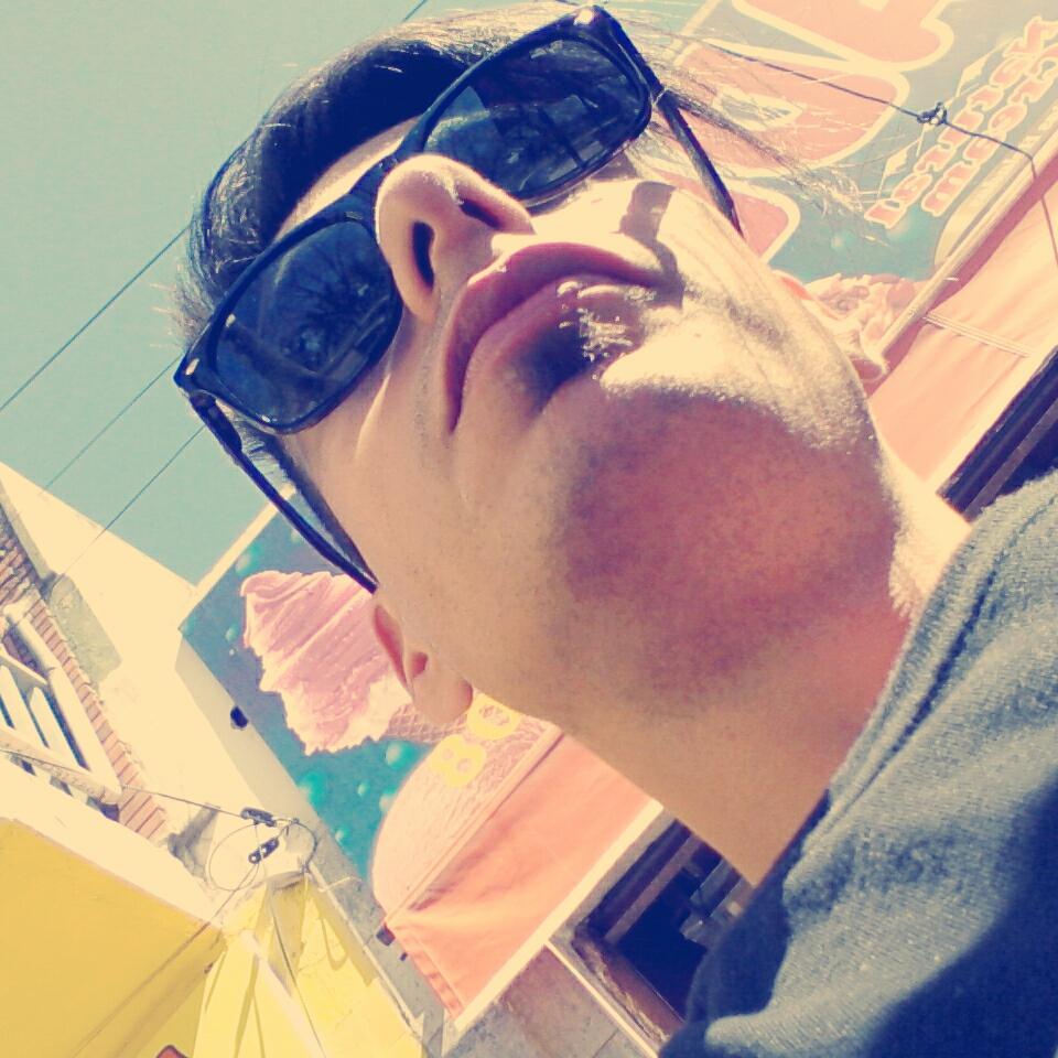 Amo La Musica, Creo Que Es La Única Que Merece  Amor Ya Que No Te Engaña Ni Te Abandona..  http://t.co/MooDWQIANi
