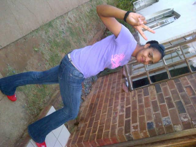 Living life like there's no tomorrow☺... love to make new friends and socialize... Love hanging out and jus having fun☺