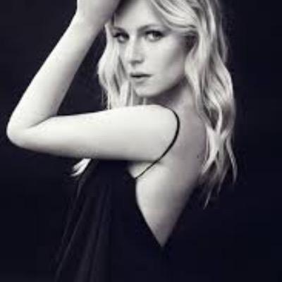 hey, i'm Emma, i played the blonde who got bitten two times by the same walker but hey that's alright.