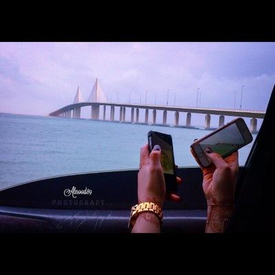 حـلـو إنـك ( تـعـشـق ) لـكـن الأحـلـى إنـك تـلـقـى شخـص ( يـفـهـمـك ) ♥