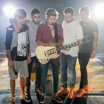 here to post the best gifs from otra tour • @liamsjp •
