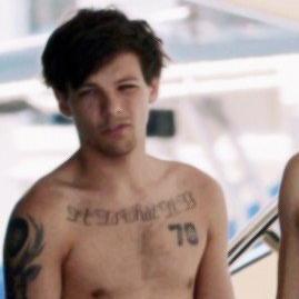 1D + @louis_tomlinson is life x