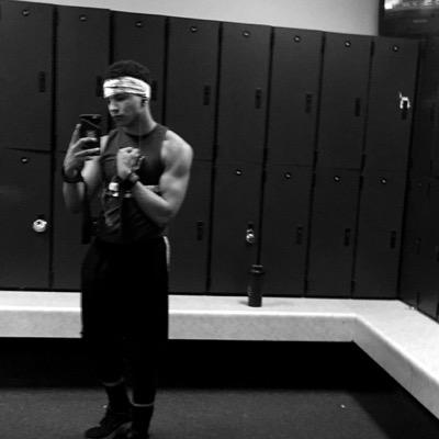 PapiFuegoMike's profile picture. As a kid every christmas all i ever wanted was a football, that still hasnt changed... #ImHungry