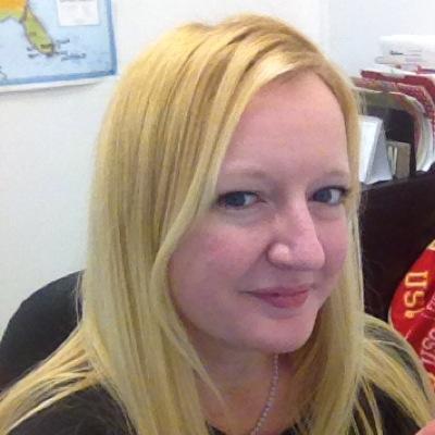 CwgrlChrissy's profile picture. Optimistic, college football loving crafter.