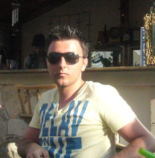 adrian_verzila's profile picture. Om.