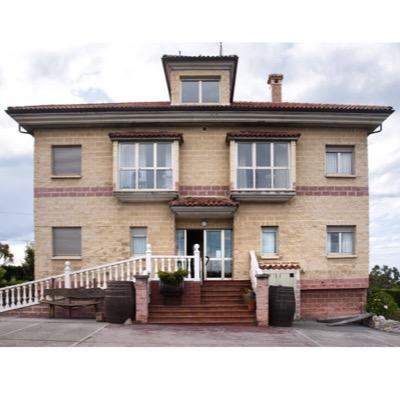 apartamentomira's profile picture. Somos los apartamentos Mirapeñas. Estamos situados en la zona septentrional de Asturias; en el concejo de Gozón. Para más información puedes llamar al 609731344